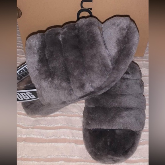 New UGG Fluff Yeah slides - Picture 2 of 6